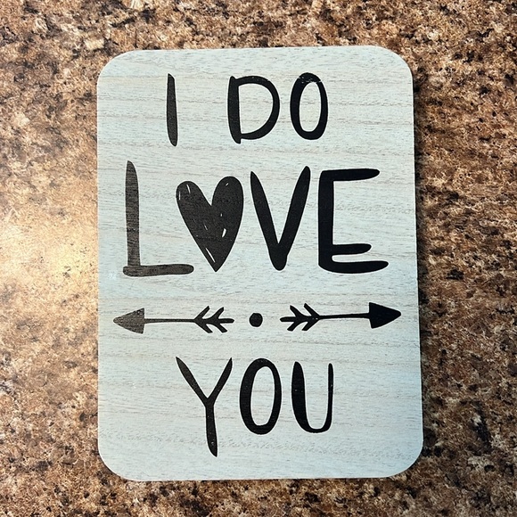 Wooden I do love you sign - Picture 2 of 4
